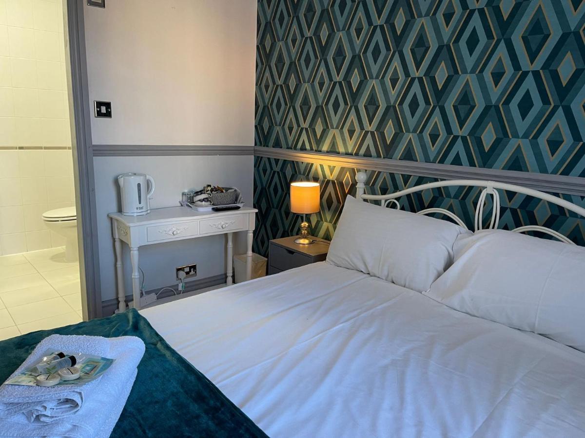 Lilyrose Hotel Уитби Экстерьер фото