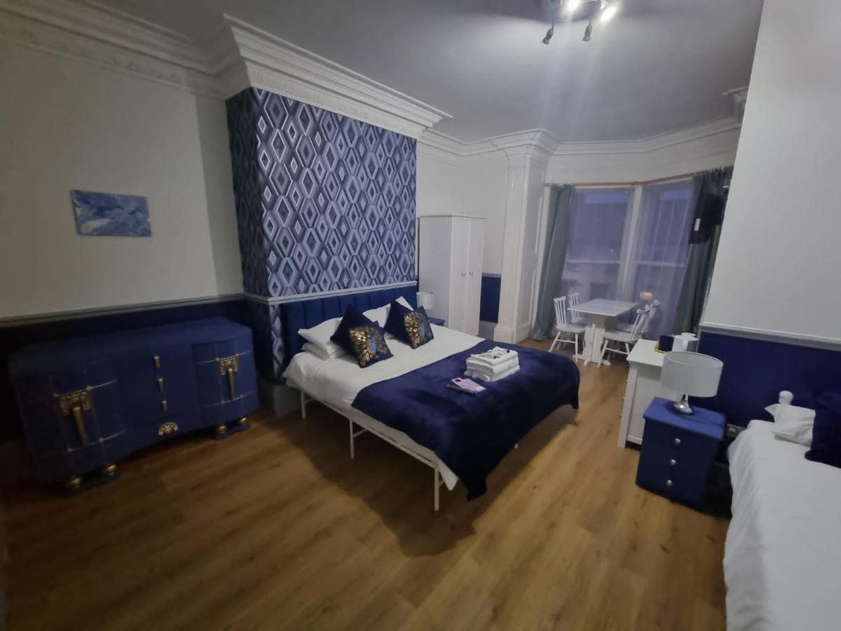 Lilyrose Hotel Уитби Экстерьер фото