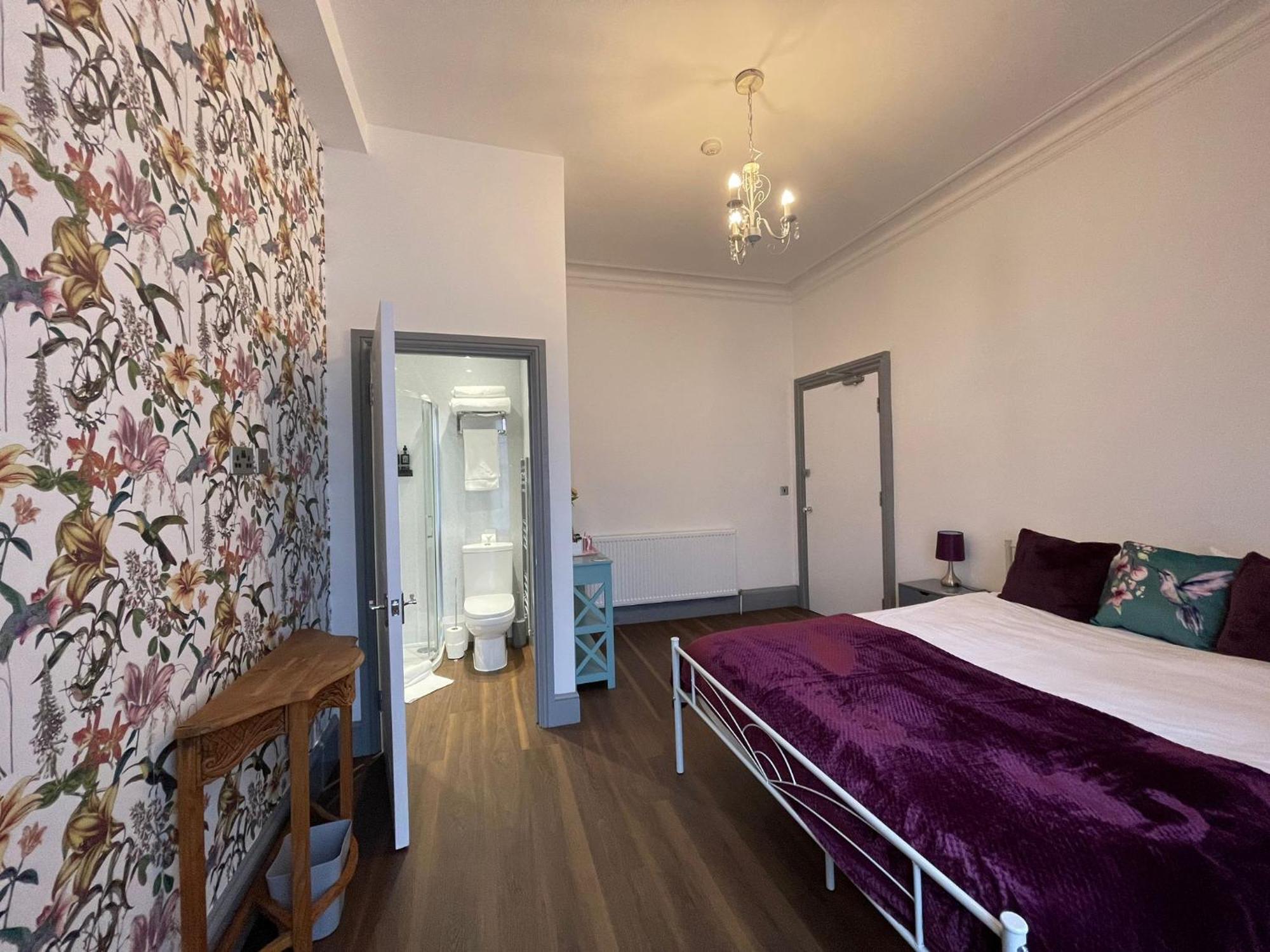 Lilyrose Hotel Уитби Экстерьер фото