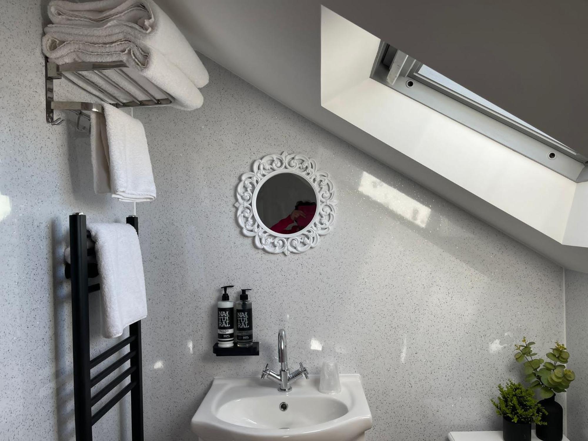 Lilyrose Hotel Уитби Номер фото